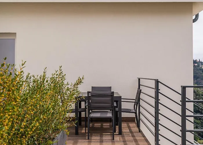 - Vista Mare Panoramica Con Piscina Apartment *